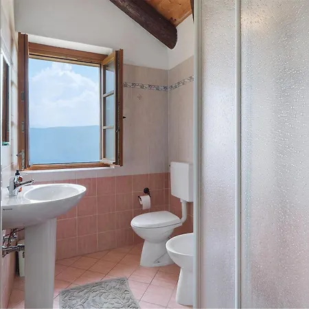 Mountain Hut 'la Fraccia' * Trasquera